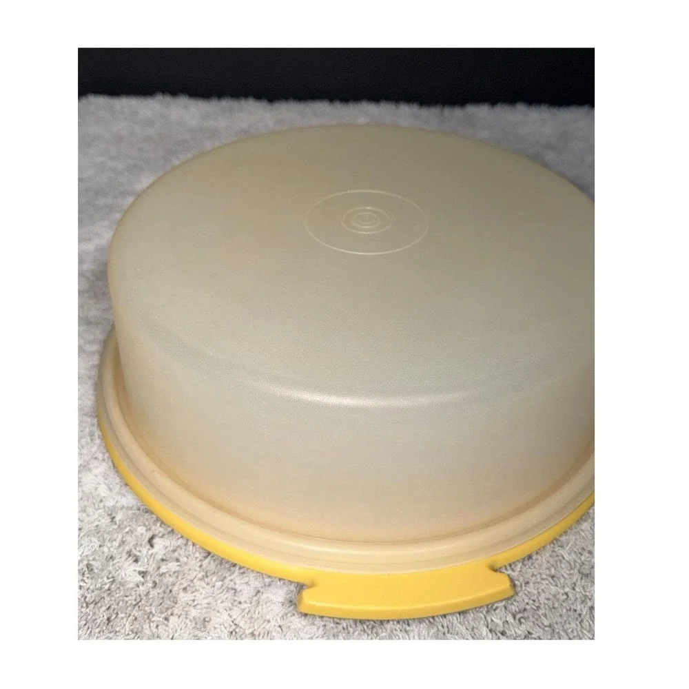 Vintage Tupperware Harvest Gold‎ Round Cake Taker Pie Carrier USA NO HANDLE